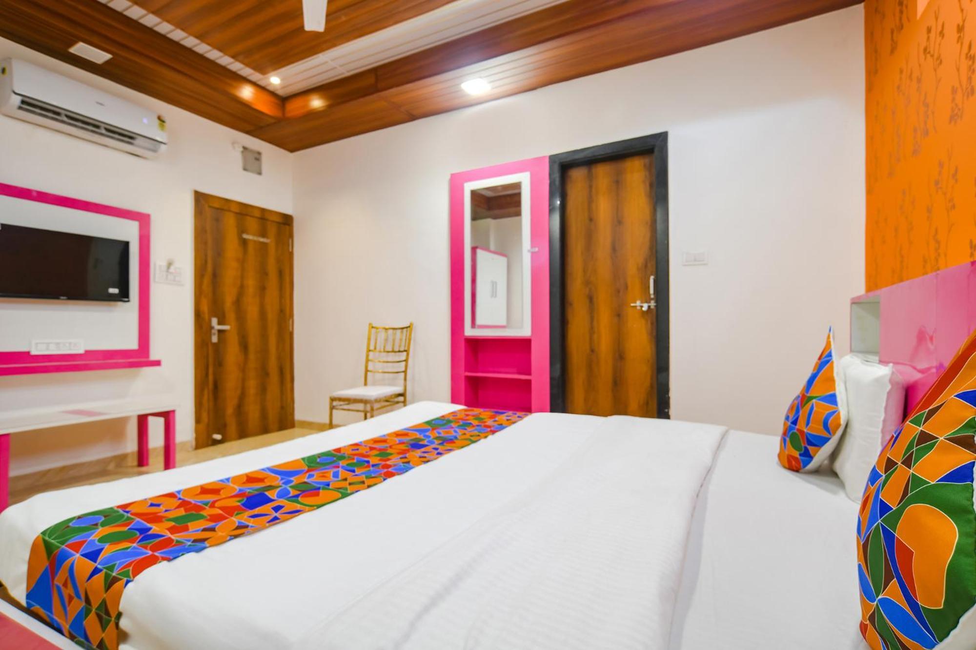 Hotel Fabhotel Dream Paradise 3*