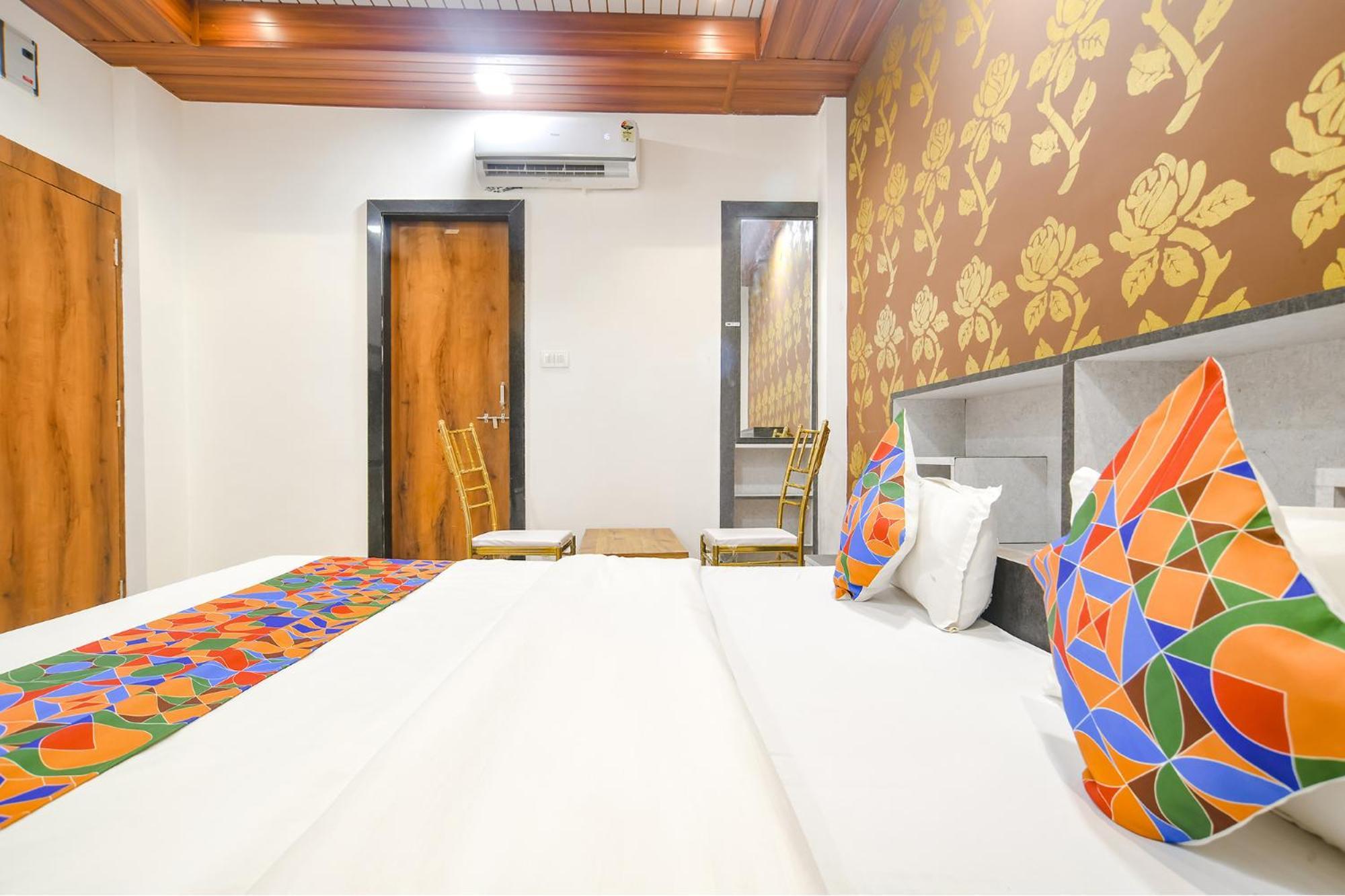 Fabhotel Dream Paradise