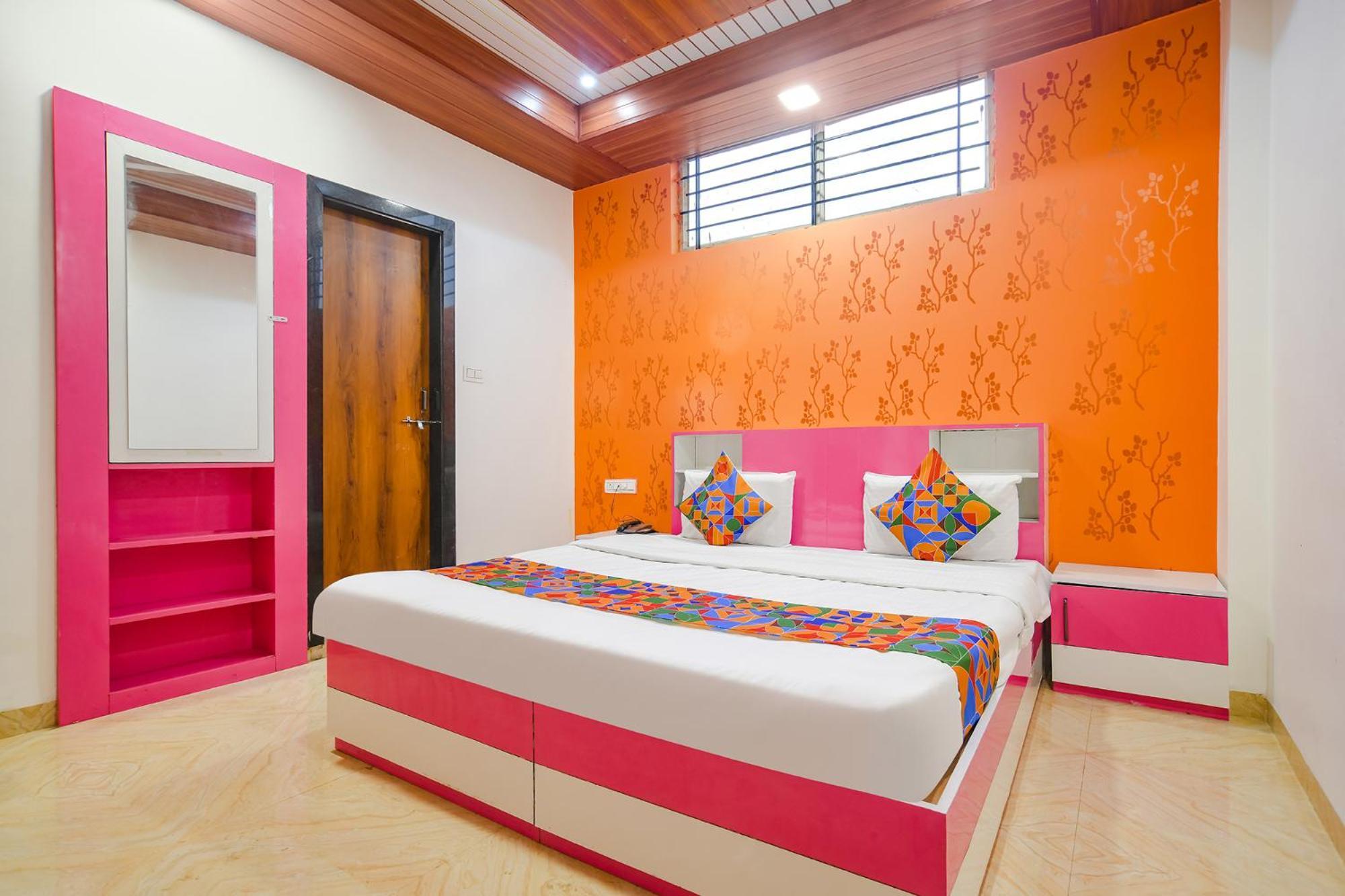 Fabhotel Dream Paradise