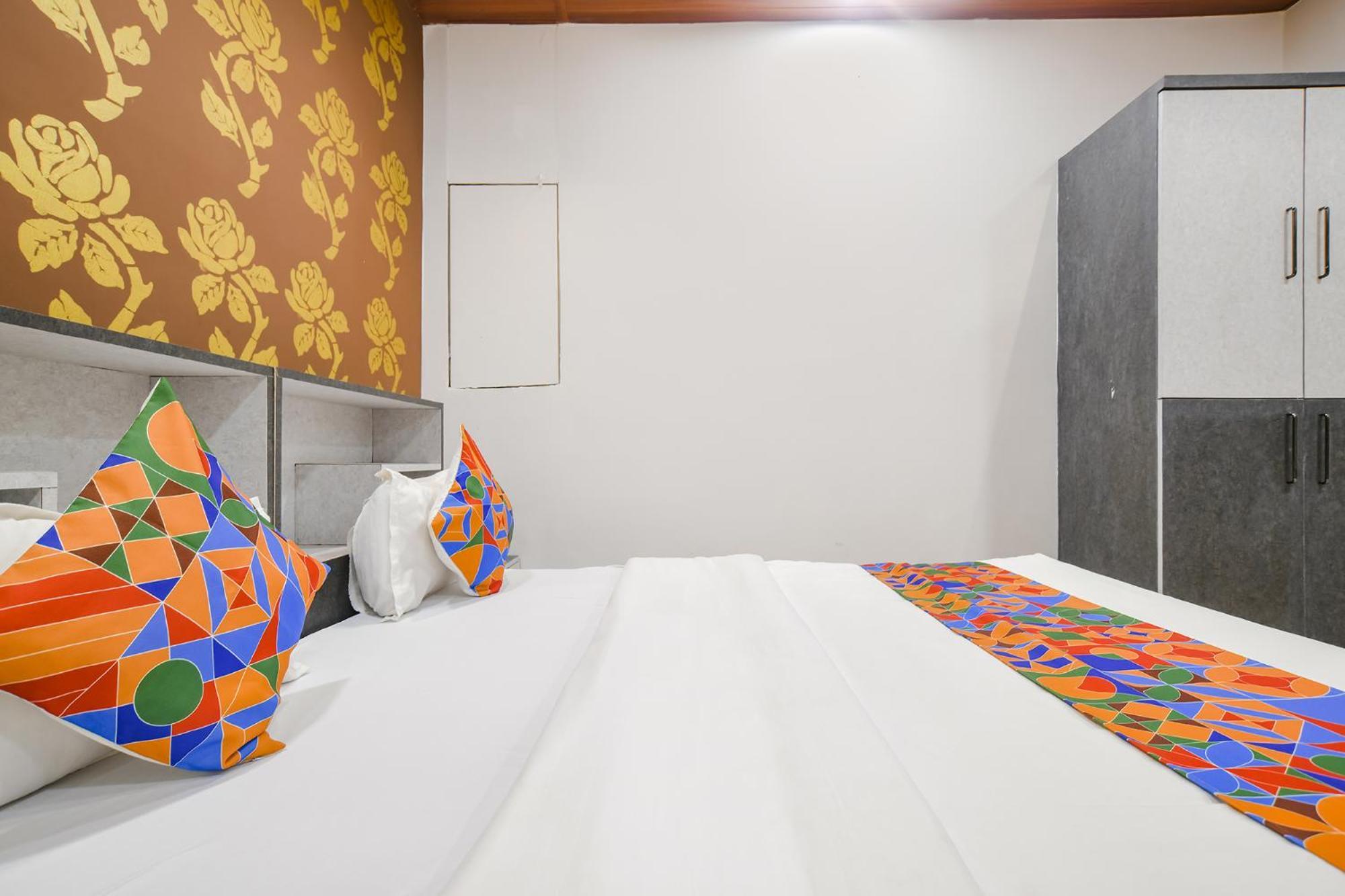 Fabhotel Dream Paradise 3*