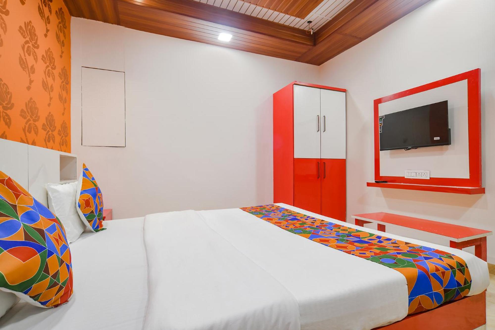 Fabhotel Dream Paradise Hotel